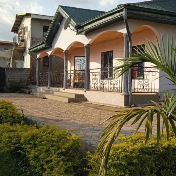 Résidence le HAMEAU de BITENG, ξενοδοχείο σε Γιαουντέ