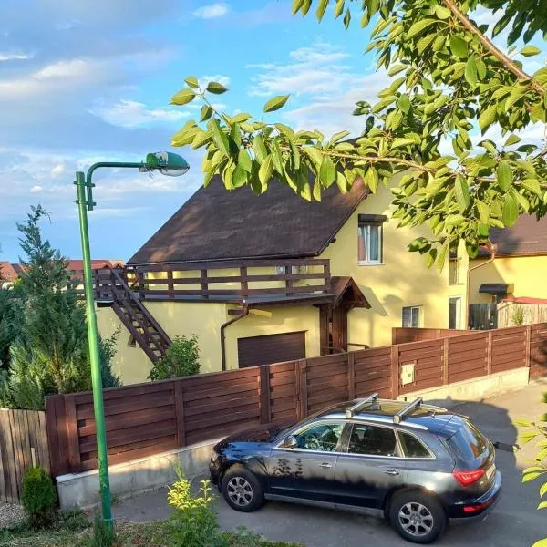 Casa Merilor I & II, khách sạn ở Braşov