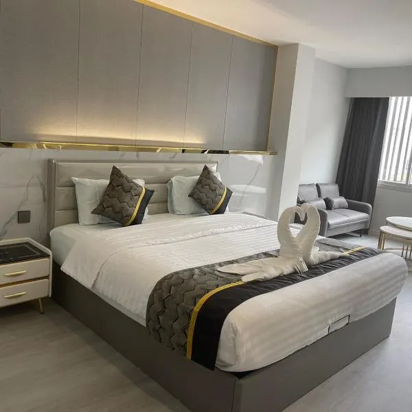 Berich Hotel, hotel v destinaci Tak