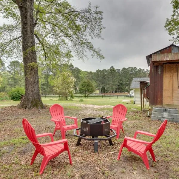 Buckhead Cabin with Fireplaces and Private Pool!, מלון בEatonton 