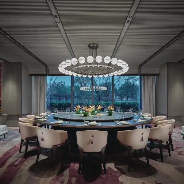 Crowne Plaza Hangzhou Riverside by IHG, hotel in Hangzhou