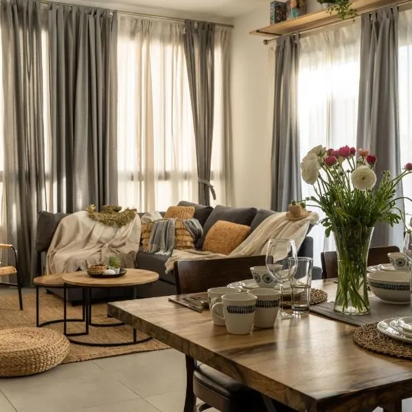 HaKerem new luxury 3 rooms apartments and 2 rooms penthaus, hotel in Tel Aviv