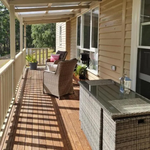 Jo’s Farmhouse B&B，位于Geeveston的酒店