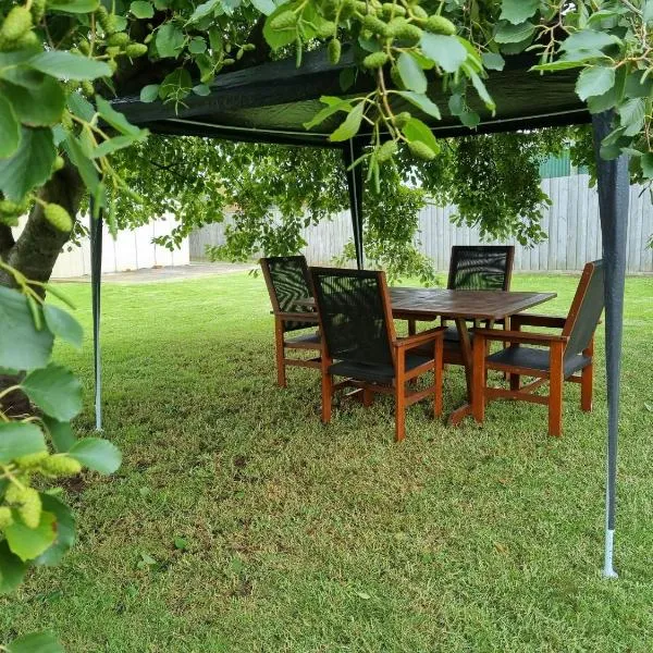 WI -FI- Netflix- Super Comfiest 3 Bedroom Home With Massive 21Metre Driveway Space for boat & Caravan, hotel em Portland