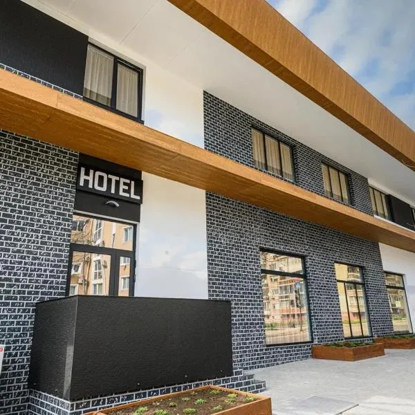 Хотел Добруджа, hotel in Shumen