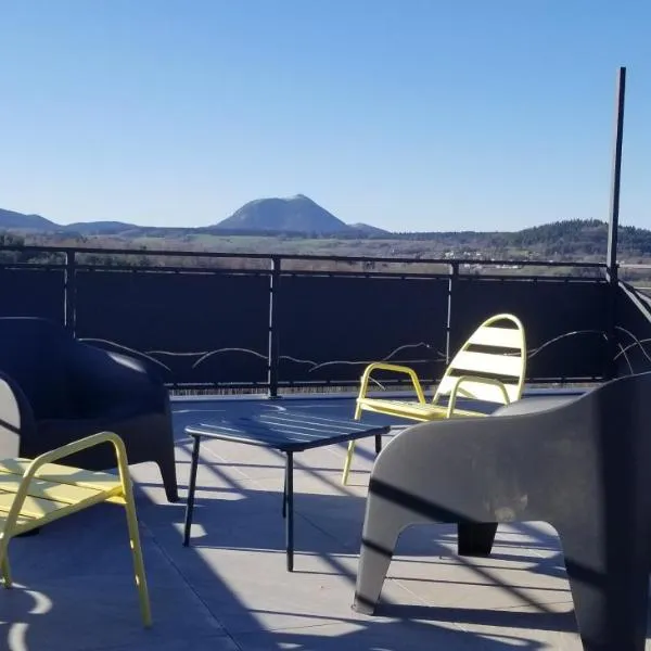 La terrasse des volcans, Hotel in Saint-Genès-Champanelle