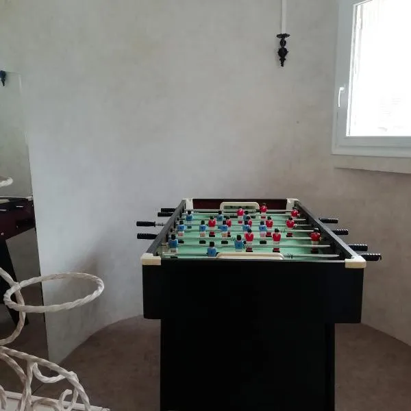 Gîte Mémoire de cœur sans draps ni serviettes, hotel in Foucherans