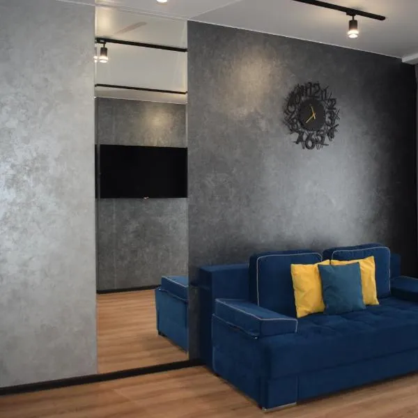 Дизайнерські апартаменти в ЖК DreamTown 10б, hotel in Luts'k