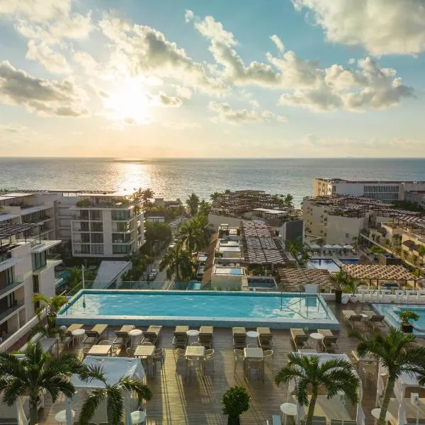 The Reef 28 Hotel & Spa - Luxury Adults Only - All Suites - With Optional All Inclusive，位于普拉亚卡门的酒店