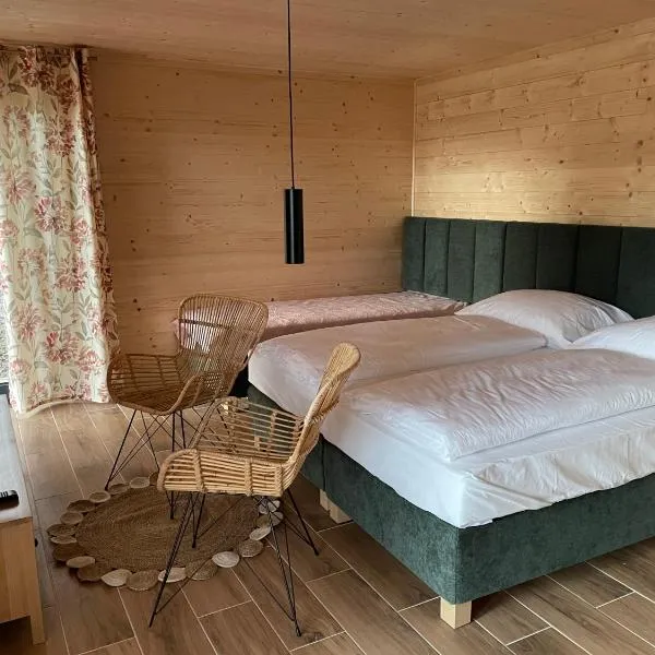 Glamping Challet Slunečno Český ráj, hotel v destinaci Dobšín