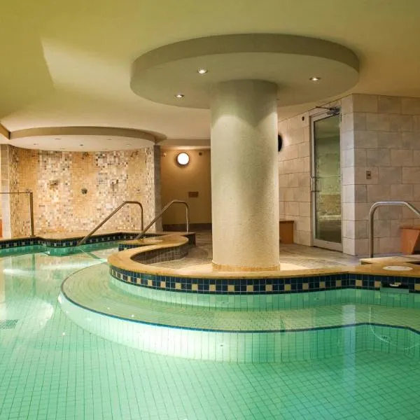 Banff Caribou Lodge and Spa, hotel in Banff