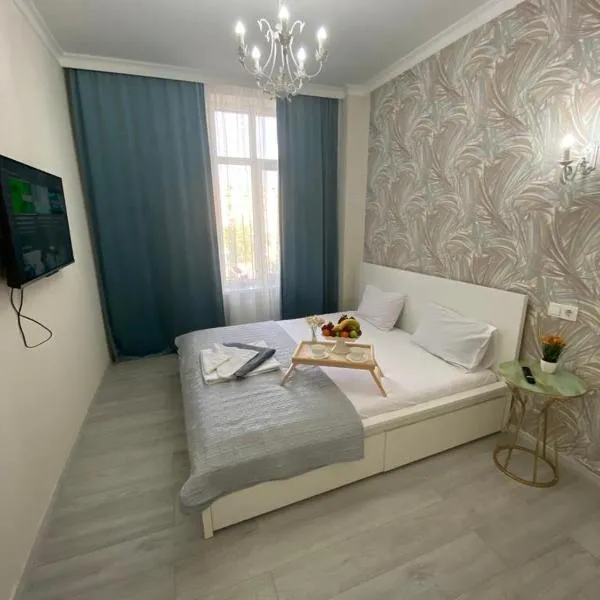 Жк Арман двухкомнатная квартира в центре города/ Zhk Arman one-bedroom apartment in the city center, ξενοδοχείο σε Aτιράου