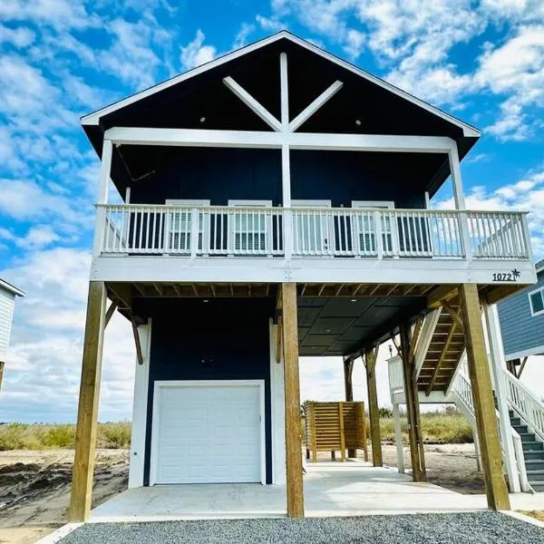 NEW Tiki House! Near Beaches, Sleeps 6-7, hotel in Gilchrist