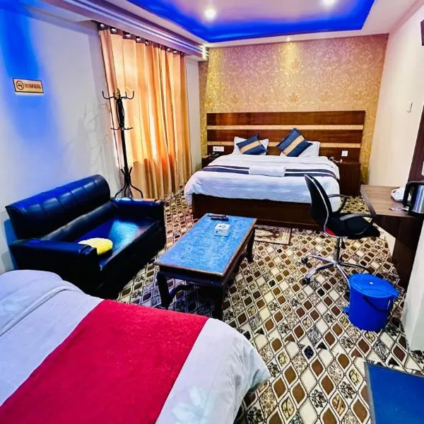 Hotel Pathibhara, hotel v destinaci Tāplejung