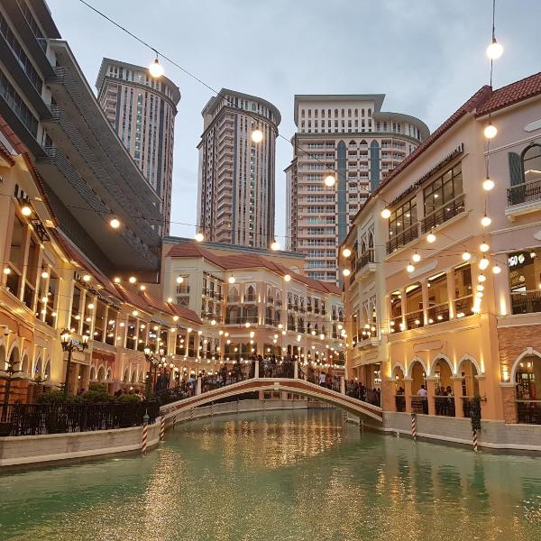 Luxe in Venice, Manila