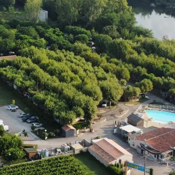 International Camping Ardèche, hotel i Salavas