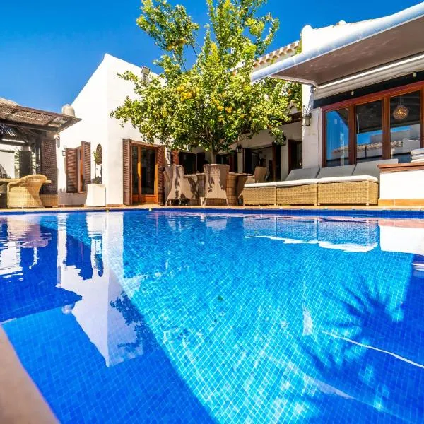 Luxury Villa on El Valle Golf Resort, Sauna, Hot Tub, Heated Pool., hotel a Baños y Mendigo