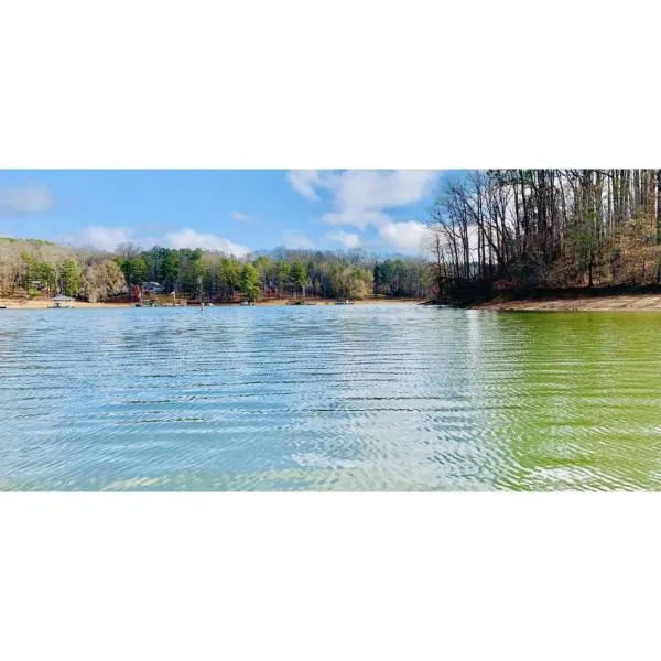 The Point RV, hotel in Townville