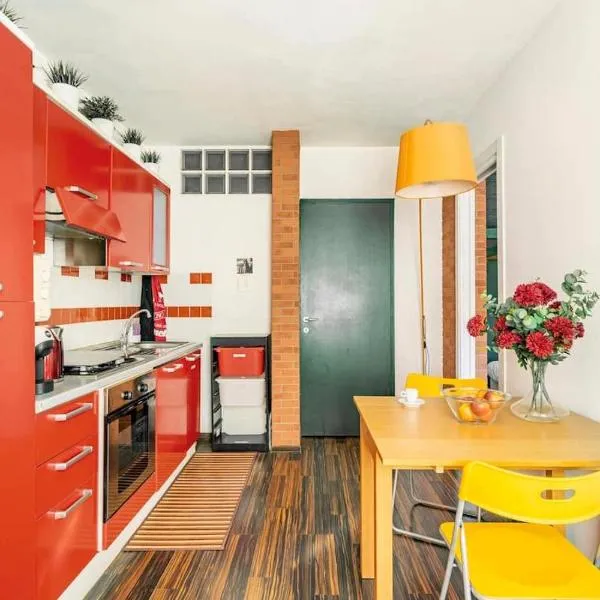 Lovely Apartment Navigli, hotel en Milán