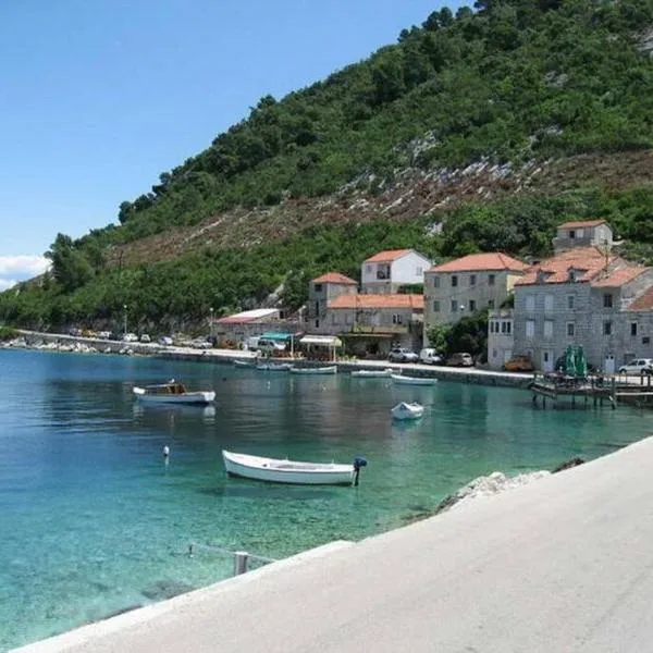 Romantic studio apartment, hotel di Sobra