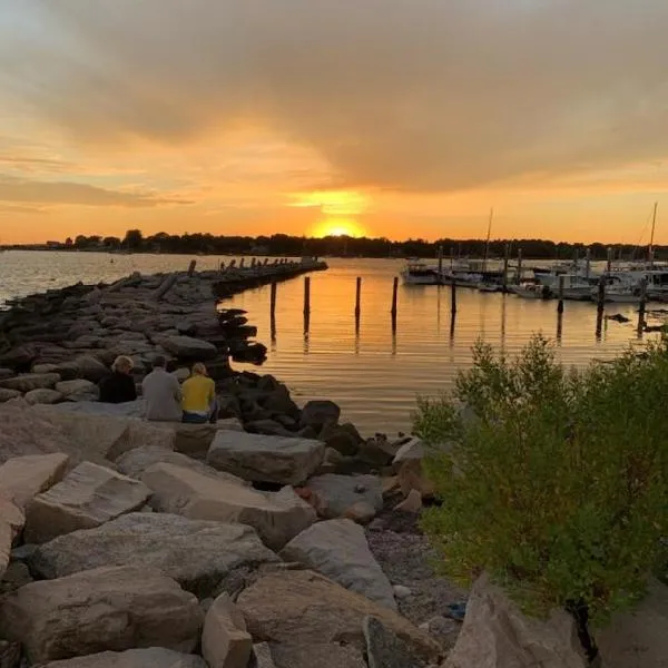 Borough Beach Apartment, hotell i Stonington