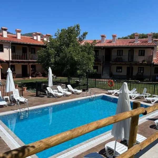 APARTAMENTOS DOÑA JIMENA DEL AMBROZ 4 Estrellas complejo único en el centro del pueblo, hôtel à Hervás