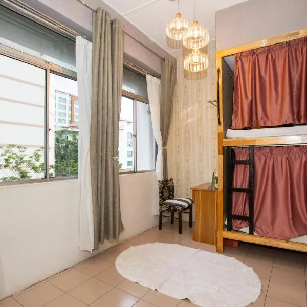 Escape Backpackers KK, отель в Кота-Кинабалу