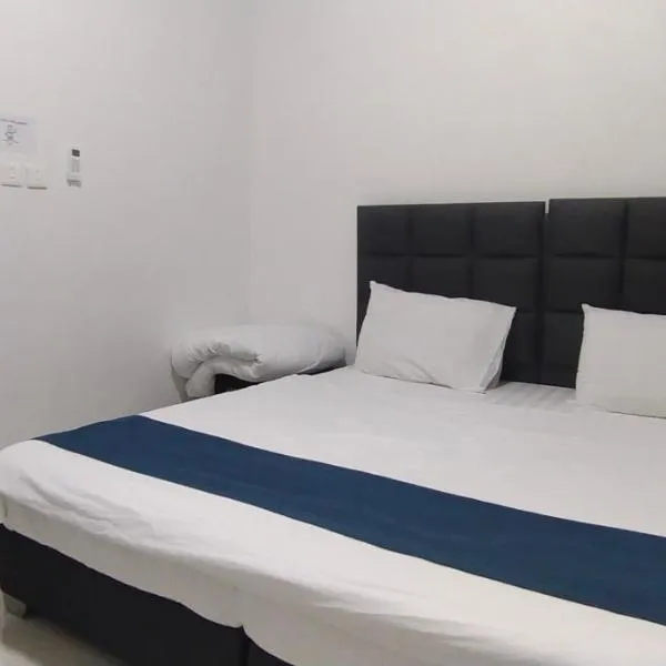 Happy Beach For Studio Rooms Apartment, ξενοδοχείο στην Άκαμπα