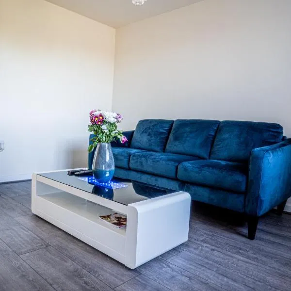 2-Bed House with canal view Garden & PetsOk, hotel in Manchester