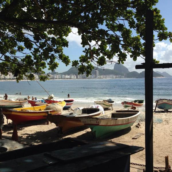 Sala e quarto entre Copacabana e Ipanema ao lado Arpoador