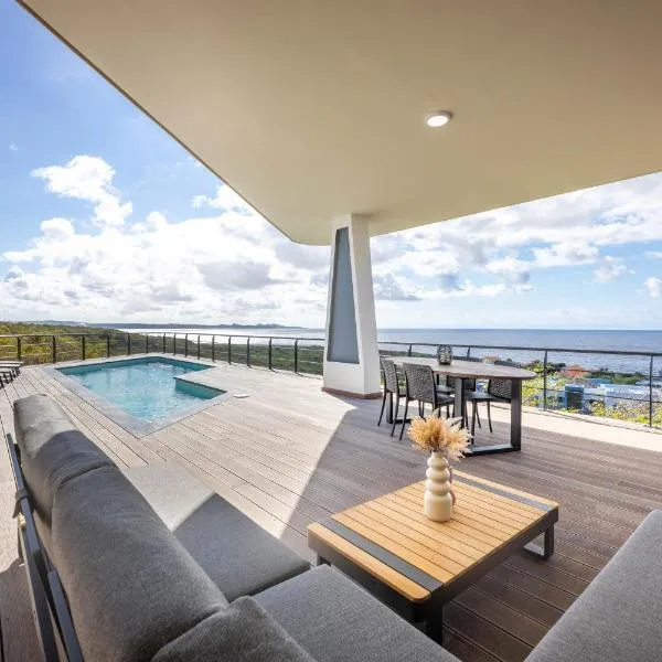 Coral Estate Holidays, hotel in Willibrordus