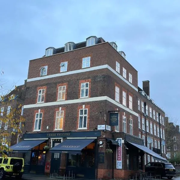 Three Falcons, hotel in London