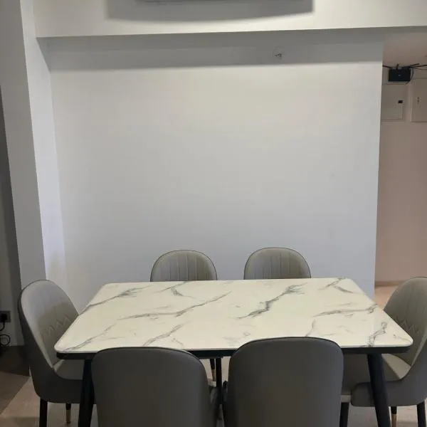 Seandee - Lush Private Rooms in Viman Nagar, hotel en Pune