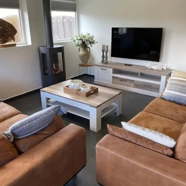 Ballumerhoeve Tree Lodge、Ballumのホテル