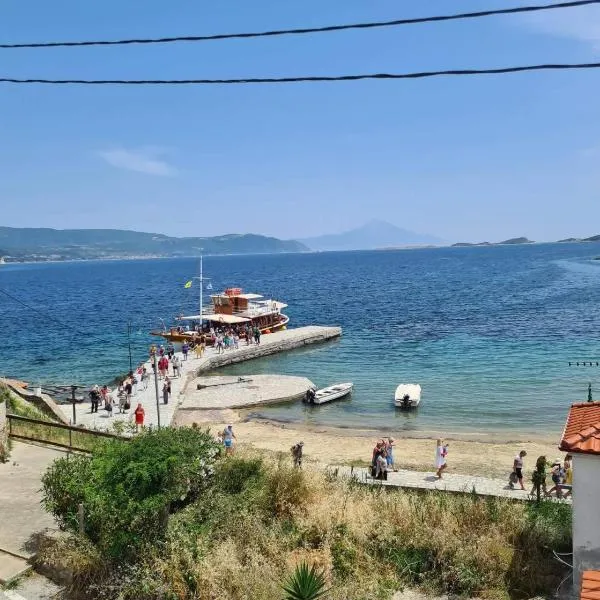 Gianni's Apartment By The Sea, hotell sihtkohas Amolianí