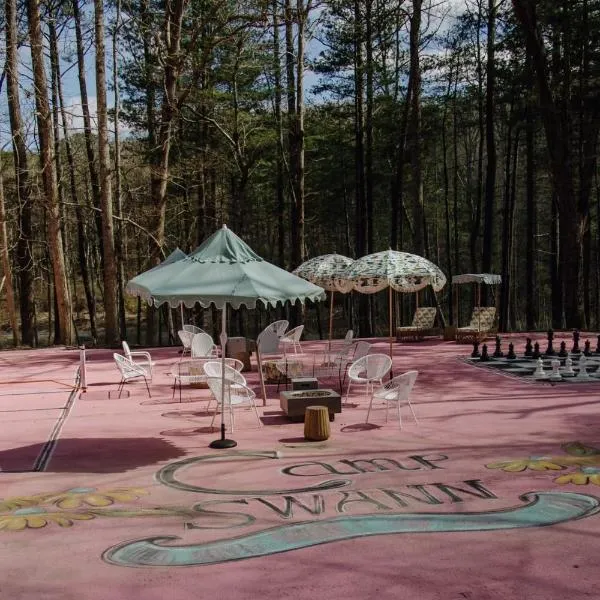 Camp Swann、Tracy Cityのホテル