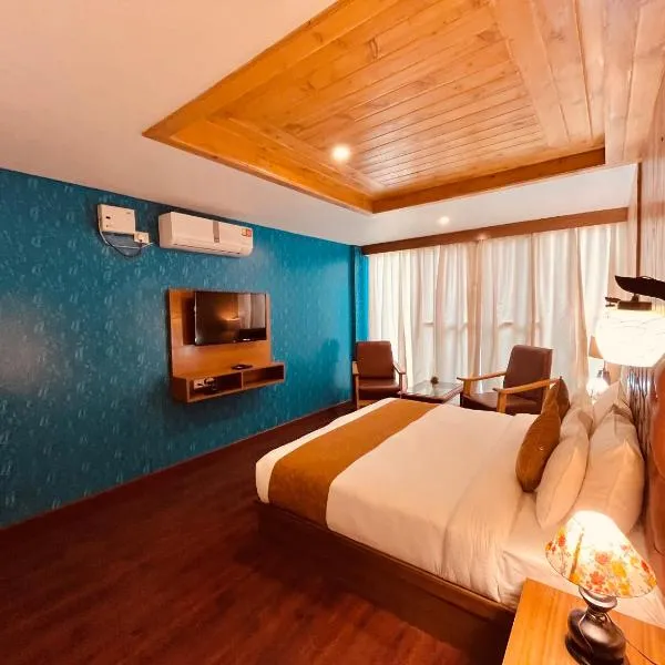 Winterline Resort Near Mall Road Manali - Centrally Heated & Air Cooled，位于马拉里的酒店