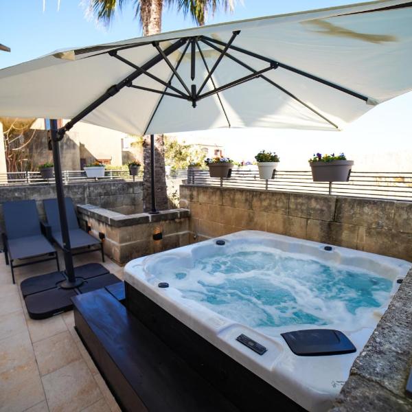 Harbour Views Duplex Maisonette with Jacuzzi Hot tub