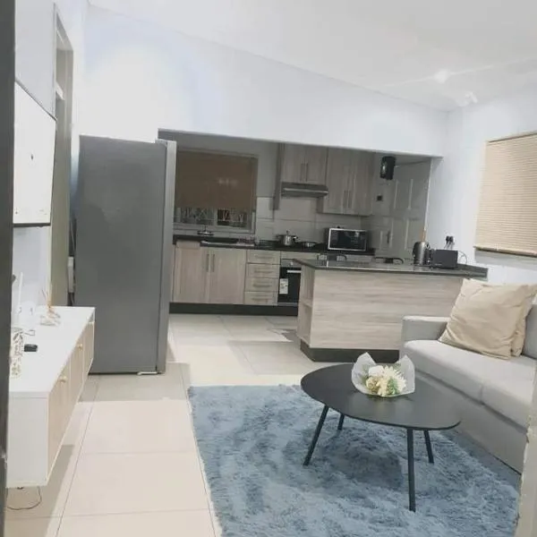 Out of Ordinary 3beds BKT Plot 15298、ハボローネのホテル