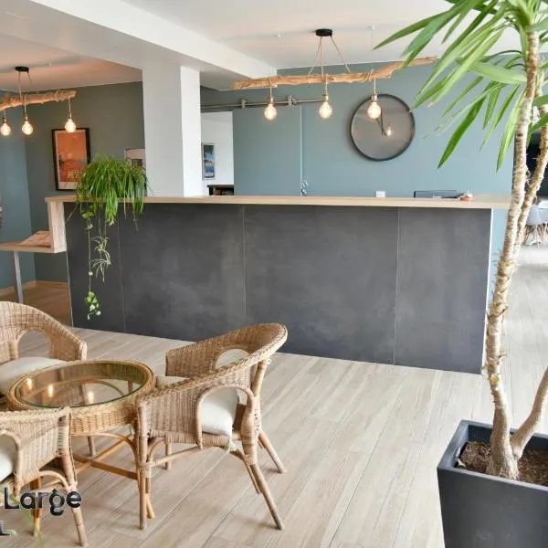 hôtel Le Grand Large, hotel u gradu Grisan