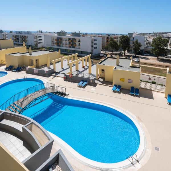 1 Bedroom Large Balcony OceanView & BBQ in Meia Praia Lagos