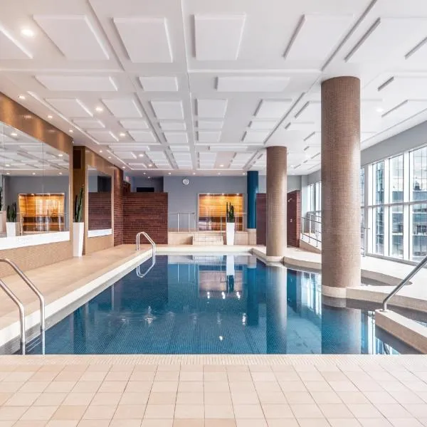 Warwick Le Crystal - Montréal, hotel in Montreal