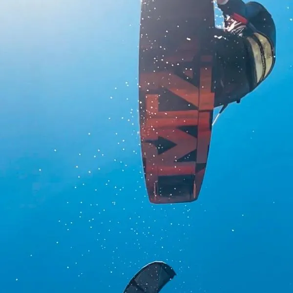 Sunset Wave - STAGNONE KITESURF VILLAGE, hotel in Birgi Vecchi