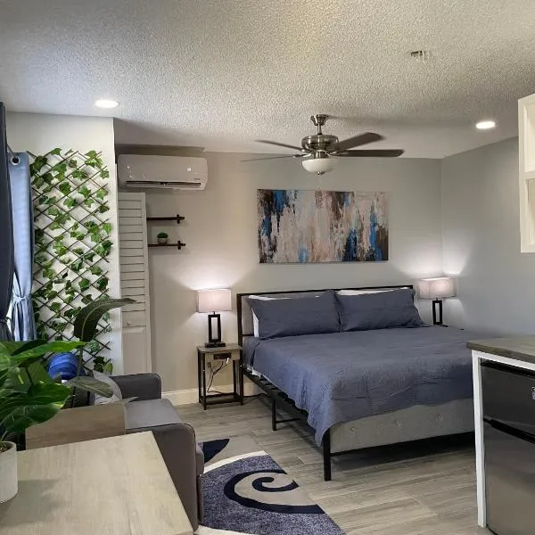 Sunny Palms Inn، فندق في ليك وورث