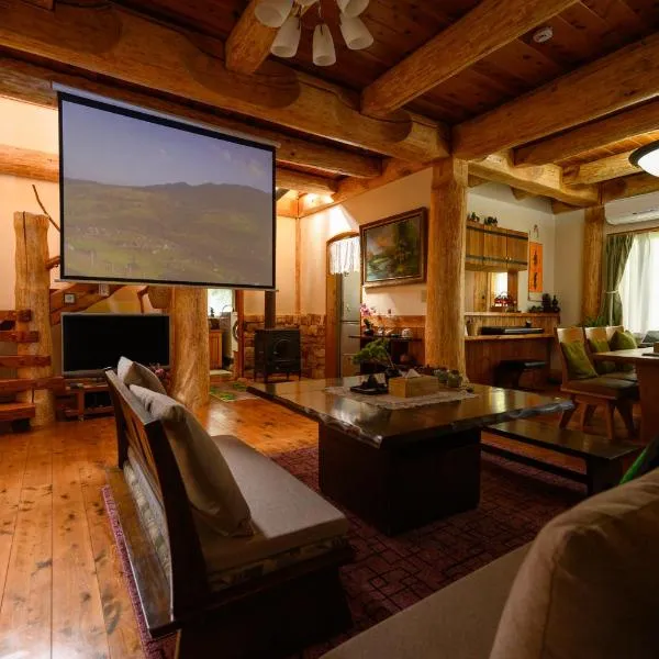 貸温泉別荘Clover天城杉のログハウス伊豆高原, hôtel à Itō