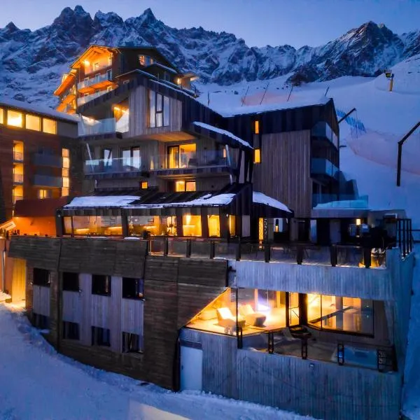 Bergman Mountain Hotel, hotel i Breuil-Cervinia