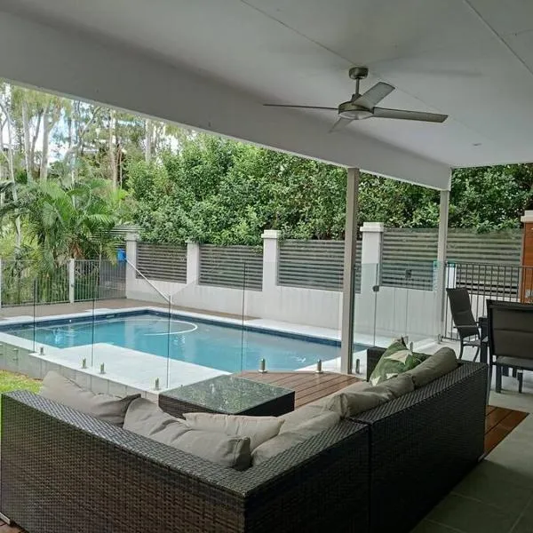Adorable Private 2 bedroom Guest Suite + pool, hotel in Brisbane