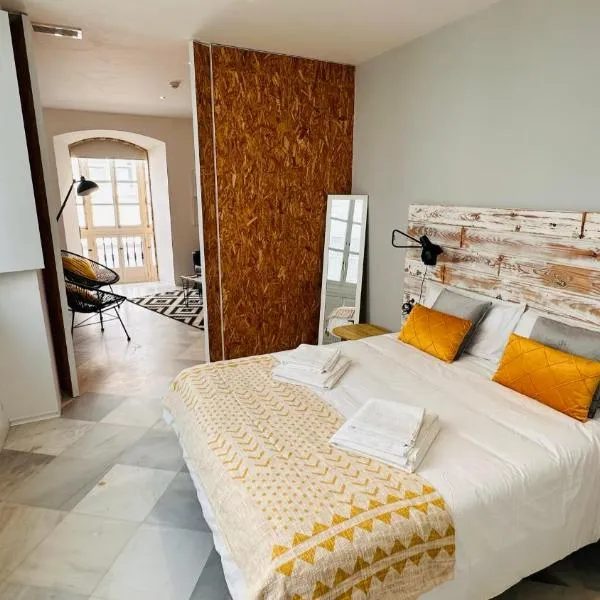 Apartamentos GADIR CENTRO, hotel in Cádiz