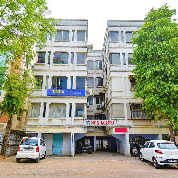 FabHotel Raj Ratna - Nr Ashram Road, hotel in Ahmedabad