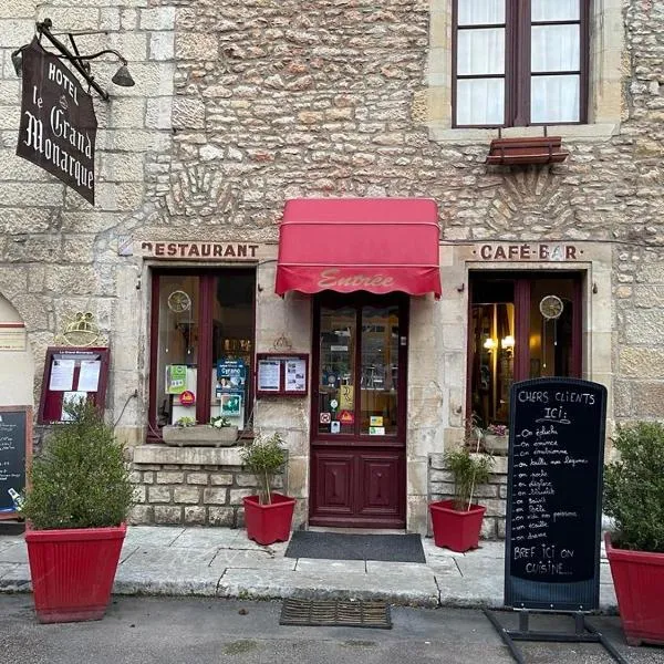 Le Grand Monarque Donzy, Hotel in Donzy